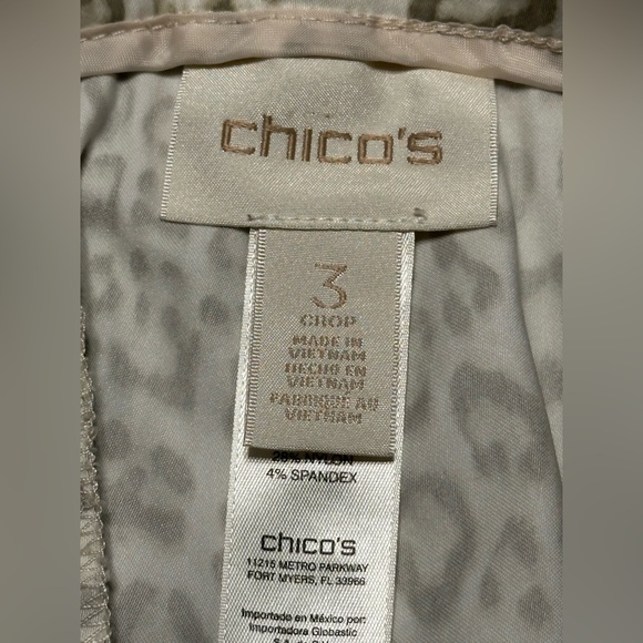 Chico’s leopard crop pants with gold embellishments Chico’s size 3 or size 16 - Picture 6 of 8